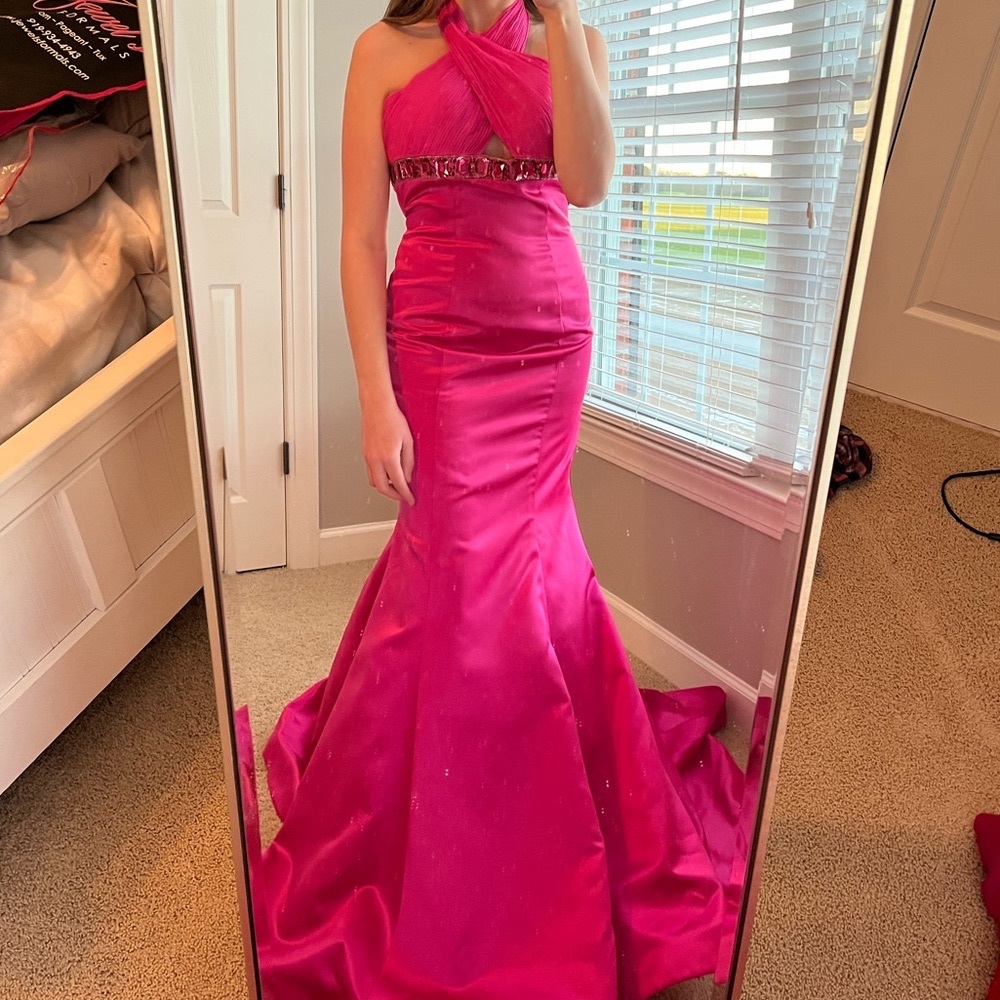 NWOT Sherri Hill Hot Pink Halter Mermaid Prom Dress